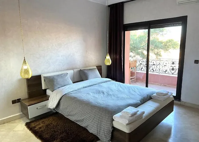 Fully Renovated Stylish Apartment / Pool