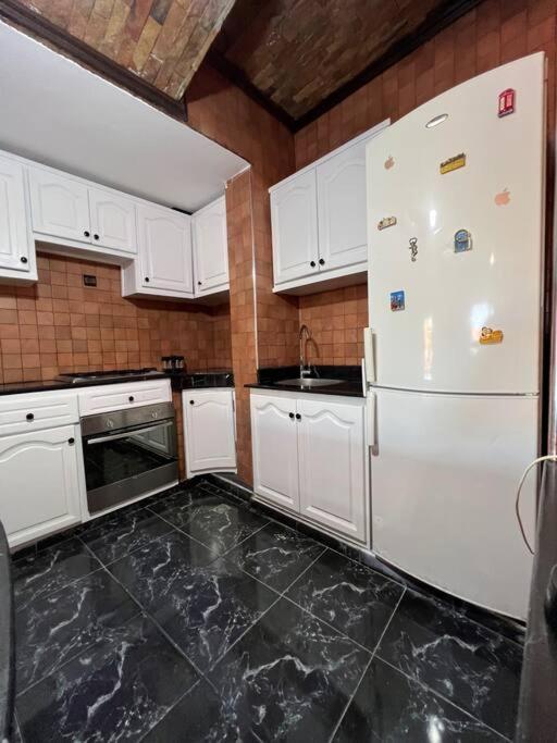 Fully Renovated Stylish / Pool *